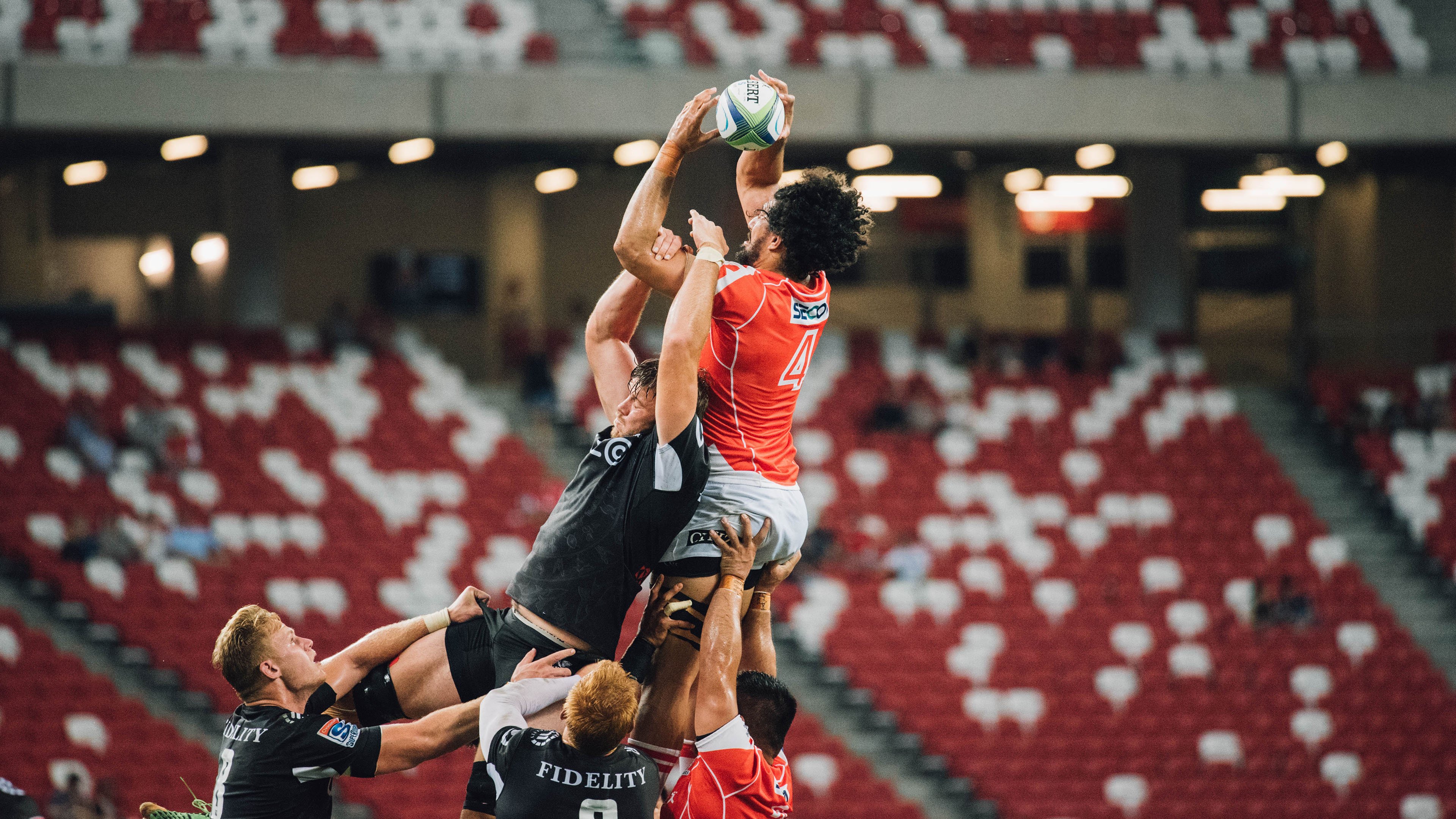 全国情侣接力跑大赛 终点为求婚环节留下惊喜空间